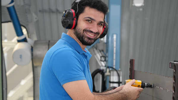  Prof. Dr.-Ing. Ali Kanso in the robotics lab