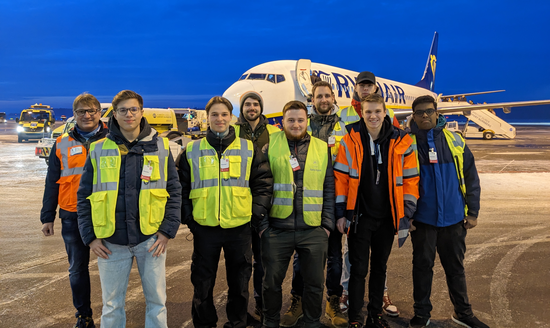 FFI Studierende zur Exkursion am Flughafen Nürnberg